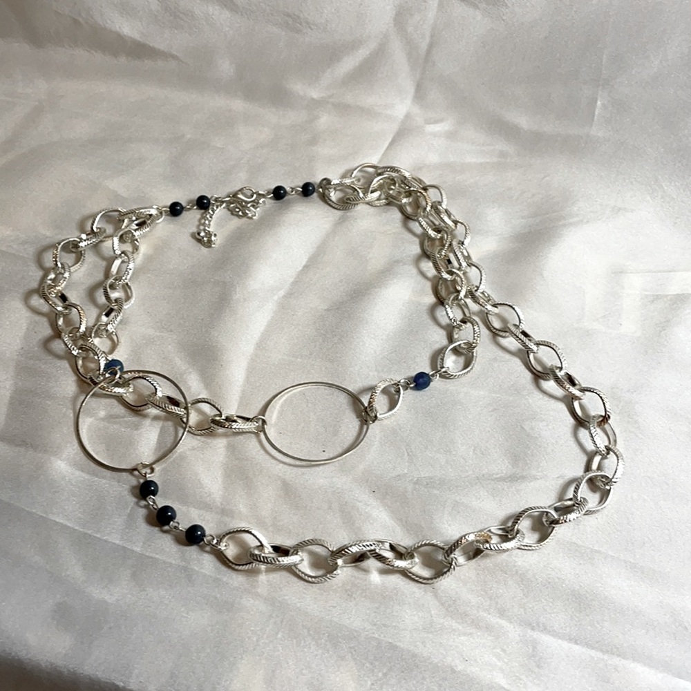 Beautiful, double layered necklace 🤍💙